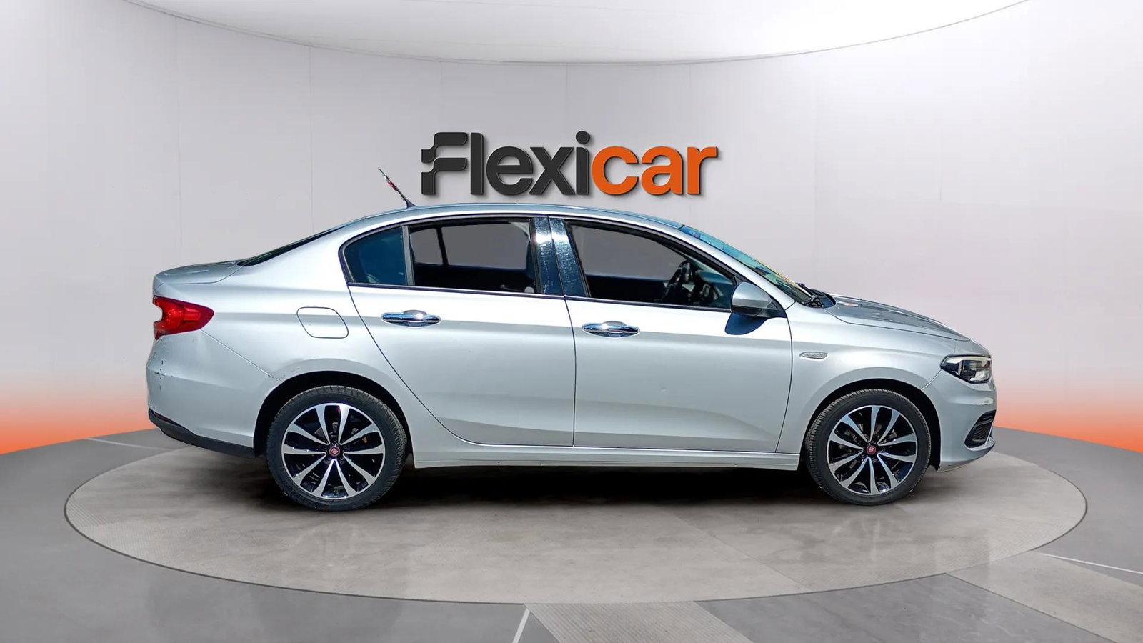 https://cdn-flexicar.caraffinity.it/public_appraisal_images_pro/images/stock/265640/JlgvJmbl09__1_6_Exterior_TIPOO_e2f9957fd40649b2b47e9dd3107b7f37_Exterior_6.jpg.jpg