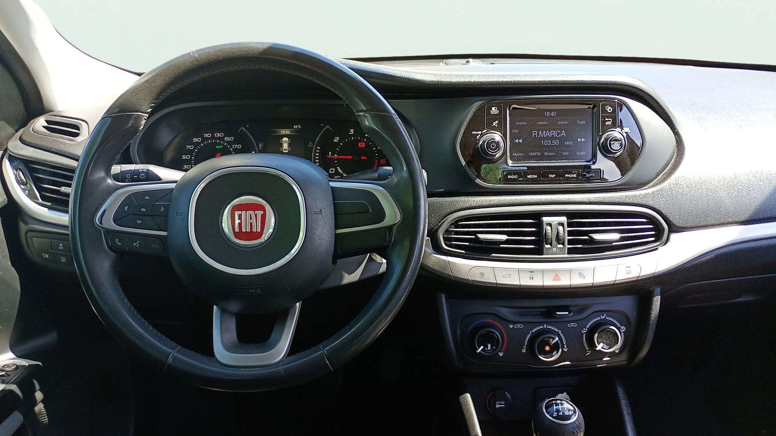 https://cdn-flexicar.caraffinity.it/public_appraisal_images_pro/images/stock/265640/MeygWIKJrR__2_9_Interior_TIPOO_e2f9957fd40649b2b47e9dd3107b7f37_Interior_9.jpg.jpg