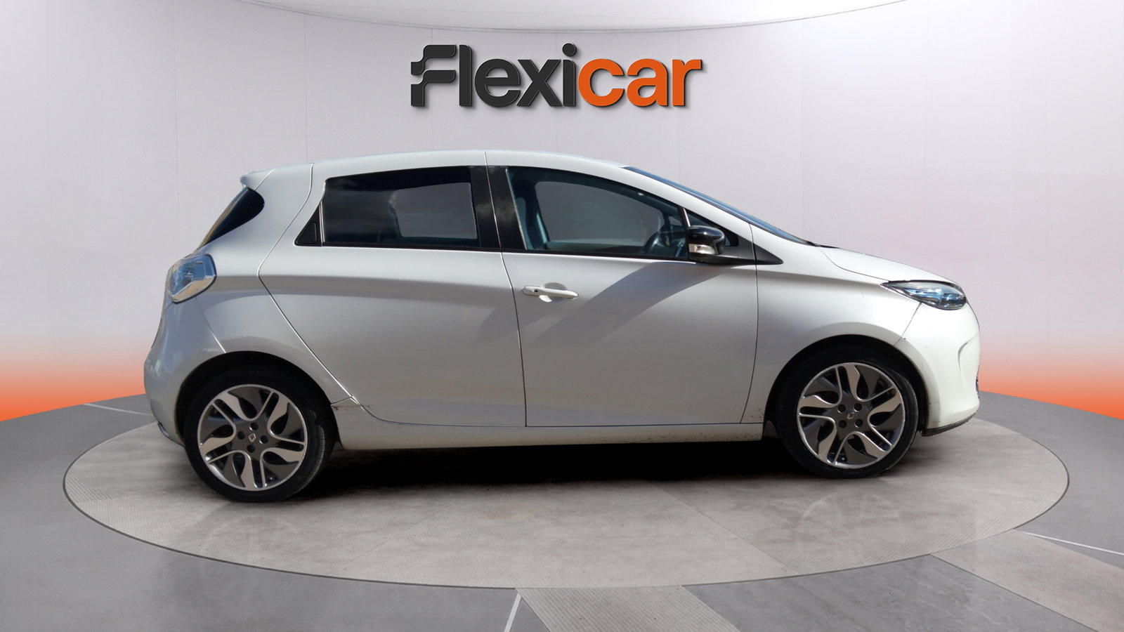 https://cdn-flexicar.caraffinity.it/public_appraisal_images_pro/images/stock/265751/y5j4XelCxL__img-5f876b72-aeab-407e-90d8-2551e092f905.jpeg