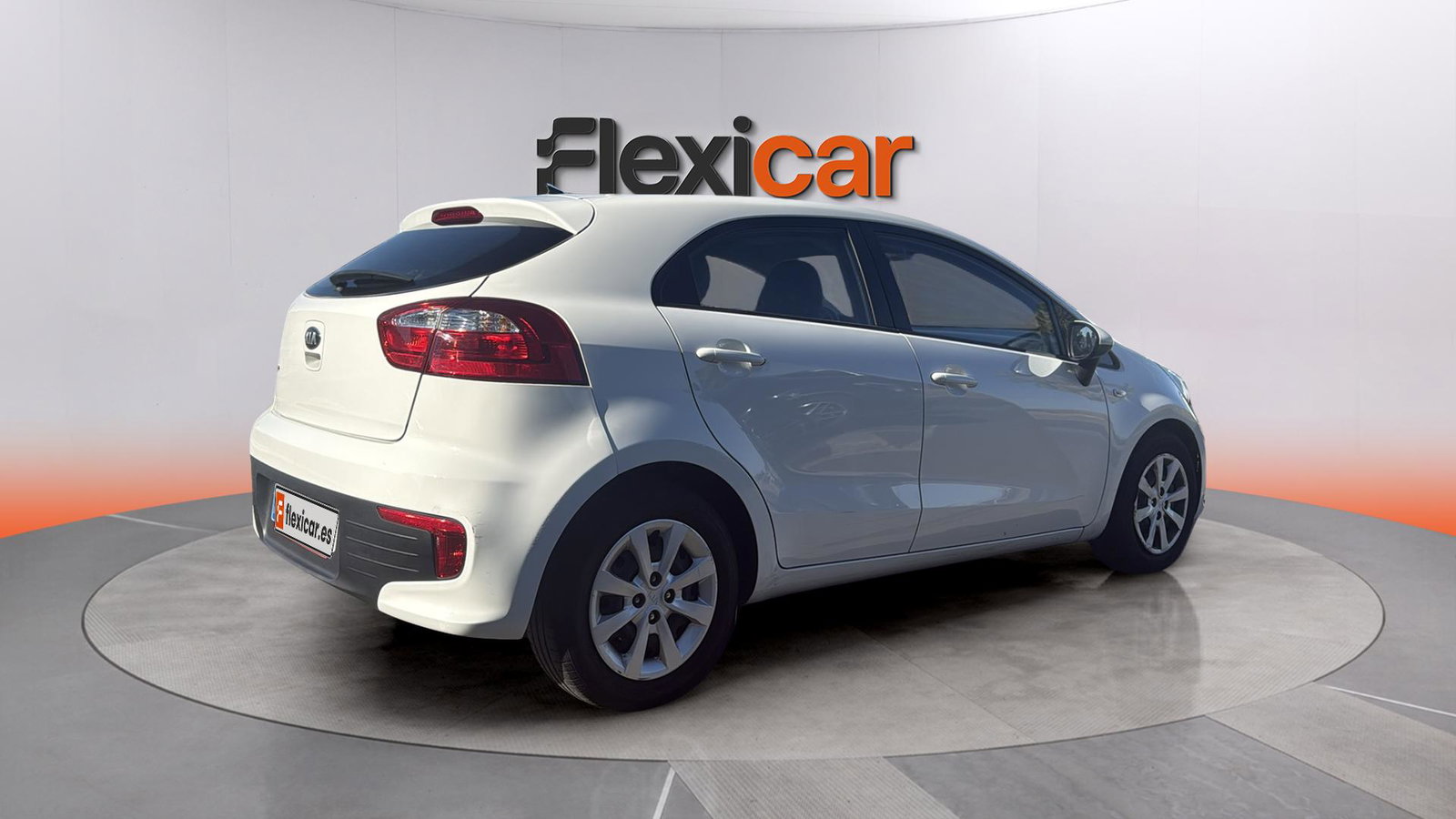 https://cdn-flexicar.caraffinity.it/public_appraisal_images_pro/images/stock/265784/kHiicK3jyb__img-a67ee849-f81f-4f15-964c-73d16bd2c6a4.jpeg
