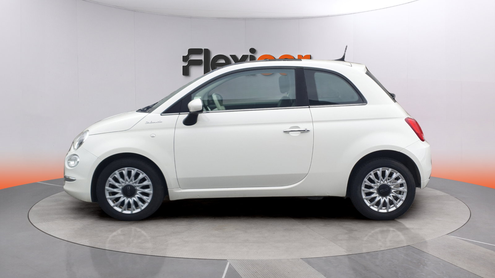https://cdn-flexicar.caraffinity.it/public_appraisal_images_pro/images/stock/266058/PUKpspOvdf__img-840009f4-ff00-48cd-a813-5cfa53454163.jpeg