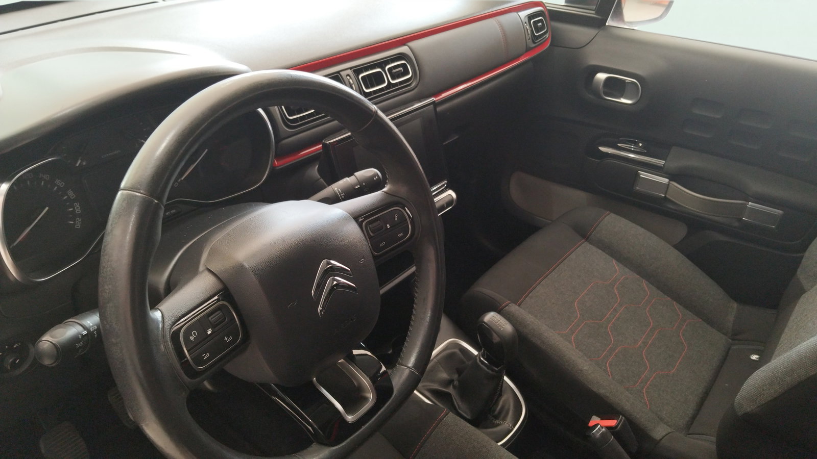 https://cdn-flexicar.caraffinity.it/public_appraisal_images_pro/images/stock/266191/oZ7CW2kOhR__img-8a6c7888-46dd-48e1-9844-4935f4682e0b.jpeg