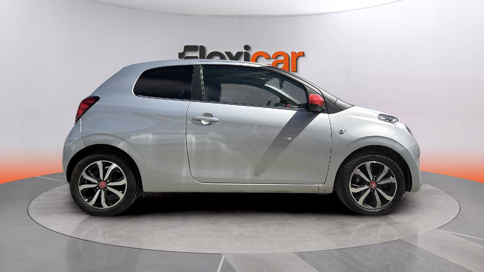 https://cdn-flexicar.caraffinity.it/public_appraisal_images_pro/images/stock/266451/CW1L9M2Km0__img-42acb4f5-c258-416b-9b40-1be22bbf3d1c.jpeg