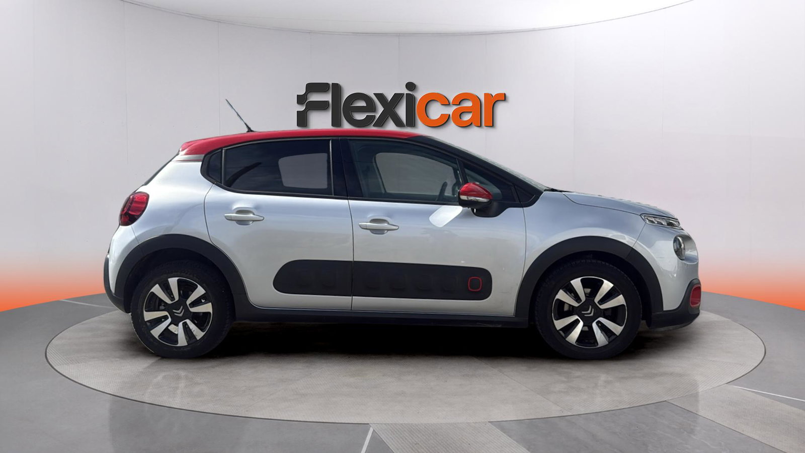 https://cdn-flexicar.caraffinity.it/public_appraisal_images_pro/images/stock/266556/PoIrxUEABD__img-4f26527c-887f-4fdc-a7d5-1c023cd0fea2.jpeg
