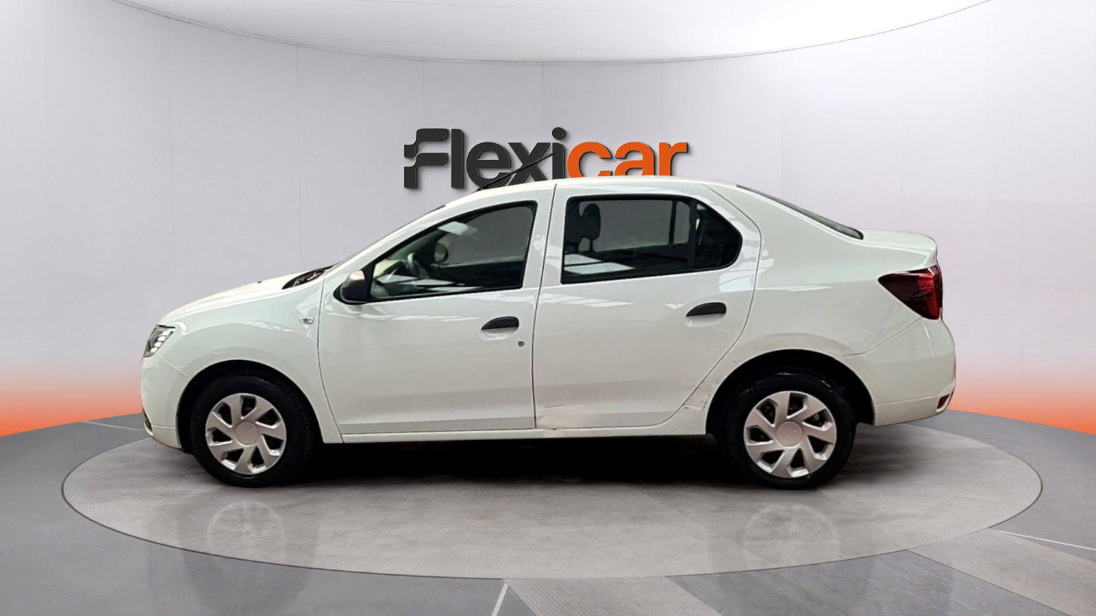 https://cdn-flexicar.caraffinity.it/public_appraisal_images_pro/images/stock/266627/rrvrLQHL55__img-7b4afd22-3c06-4e55-9f1f-53b28d009d58.jpeg