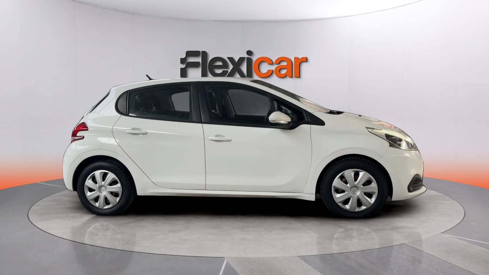 https://cdn-flexicar.caraffinity.it/public_appraisal_images_pro/images/stock/266893/kQ2iYIhv7o__tBXGvVZkWw__img-92e40b88-2068-457d-a3a1-6c843fc8b26d.jpeg