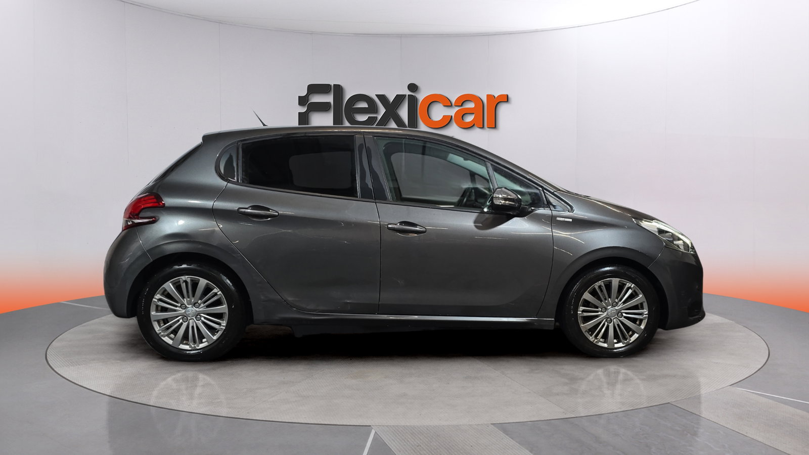 https://cdn-flexicar.caraffinity.it/public_appraisal_images_pro/images/stock/267698/EiHB4NL71q__img-4adcba0c-028a-437a-8c6d-108a8c5fc51d.jpeg