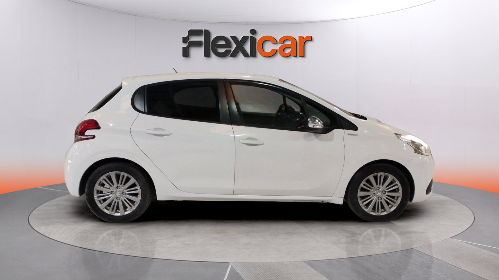 https://cdn-flexicar.caraffinity.it/public_appraisal_images_pro/images/stock/269662/yakXoHbGJC__img-4b513fd4-1db3-4751-b592-06216d7c5a3d.jpeg