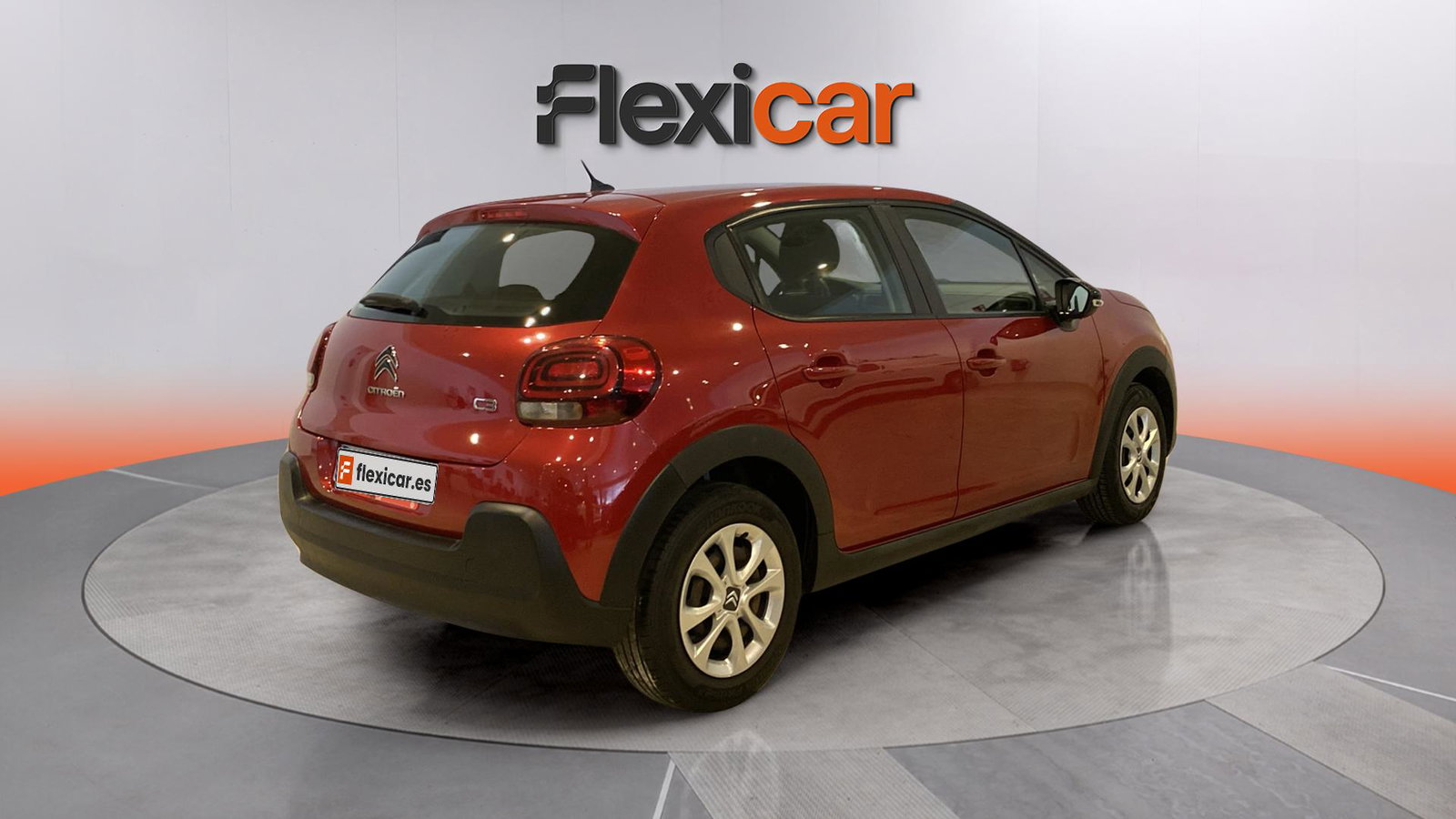https://cdn-flexicar.caraffinity.it/public_appraisal_images_pro/images/stock/270235/MHcQD802OQ__img-5a44d1a3-dacf-43bb-9c50-e9bae58353f7.jpeg