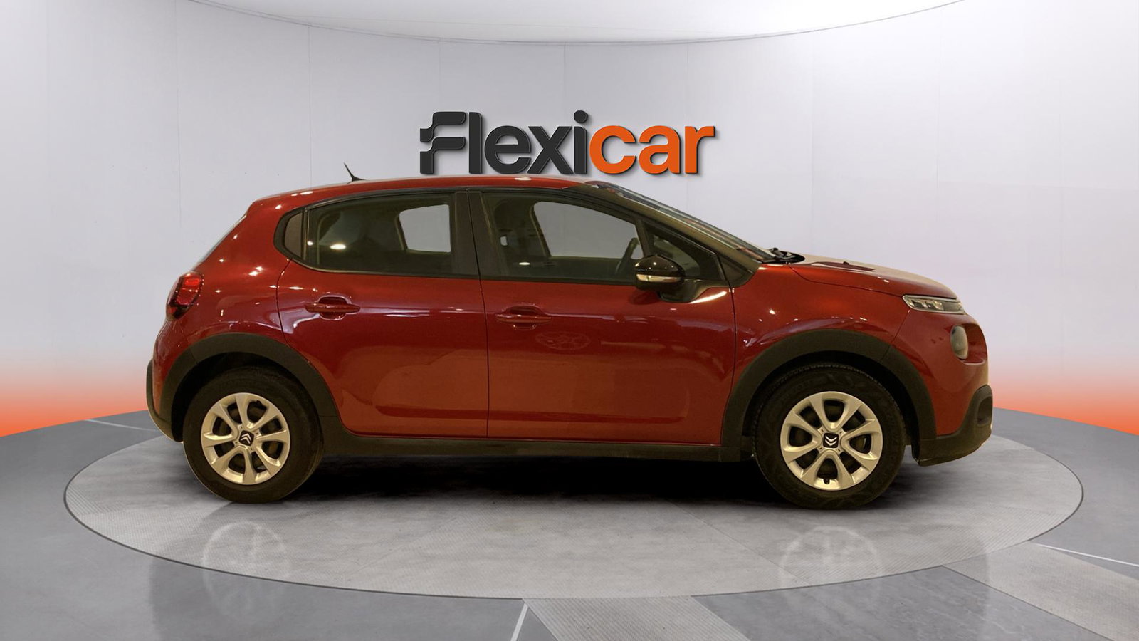 https://cdn-flexicar.caraffinity.it/public_appraisal_images_pro/images/stock/270235/VGqNEgsOoB__img-5f03c4d1-677f-40f0-a139-73ecb8208291.jpeg