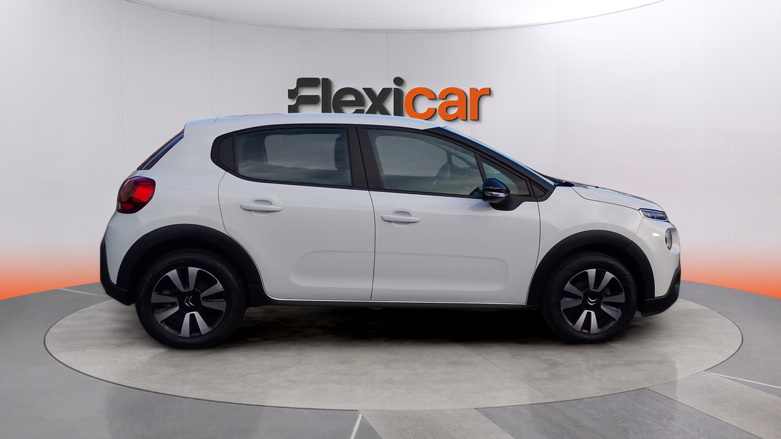 https://cdn-flexicar.caraffinity.it/public_appraisal_images_pro/images/stock/270571/9vfgn5KOJV__img-9531e7e6-53b3-45da-b621-c7cb84bd85ca.jpeg