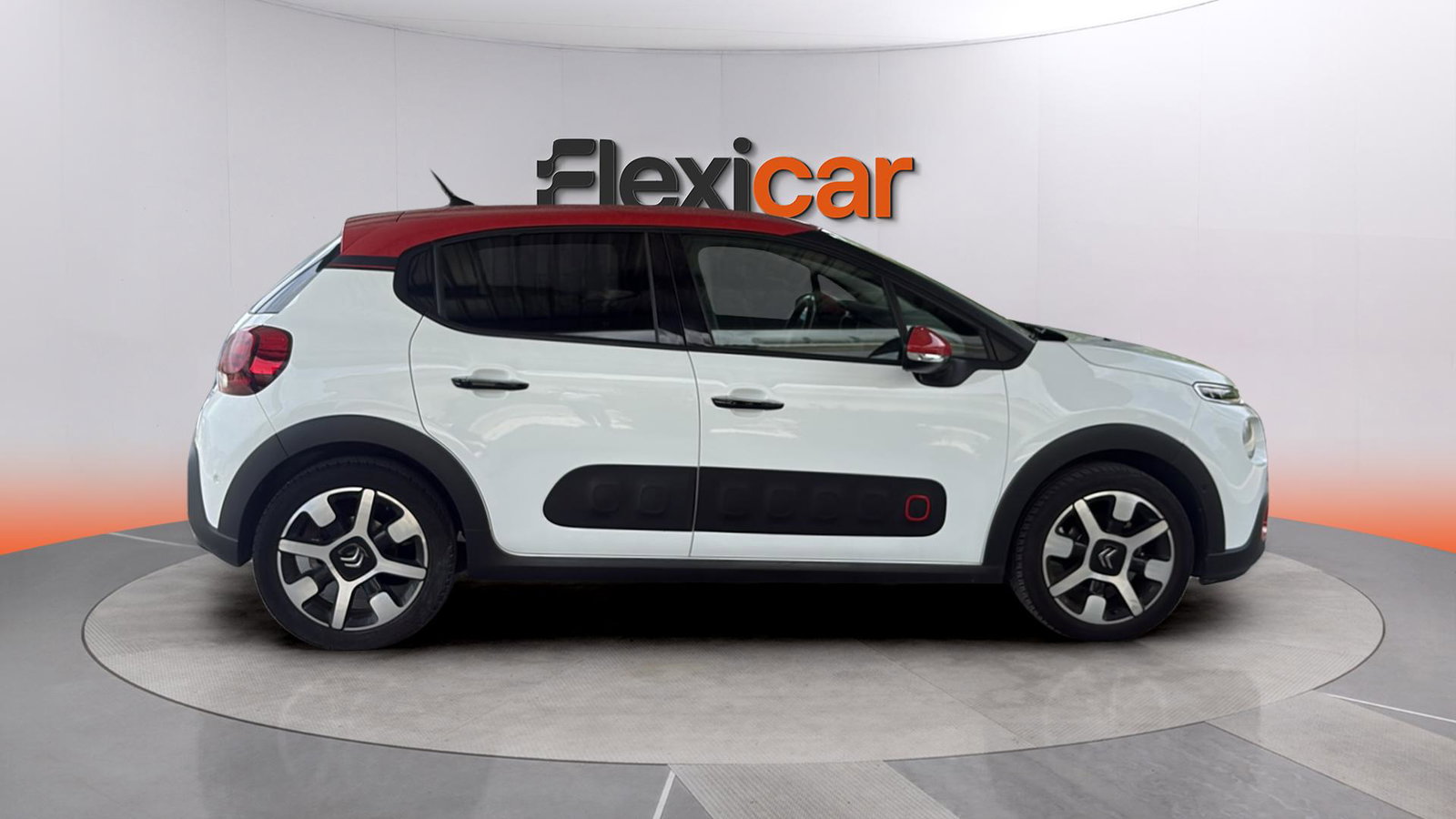 https://cdn-flexicar.caraffinity.it/public_appraisal_images_pro/images/stock/270809/67eZ9fHyz0__img-b641737b-04c8-41e3-b0d4-a5db1c039785.jpeg