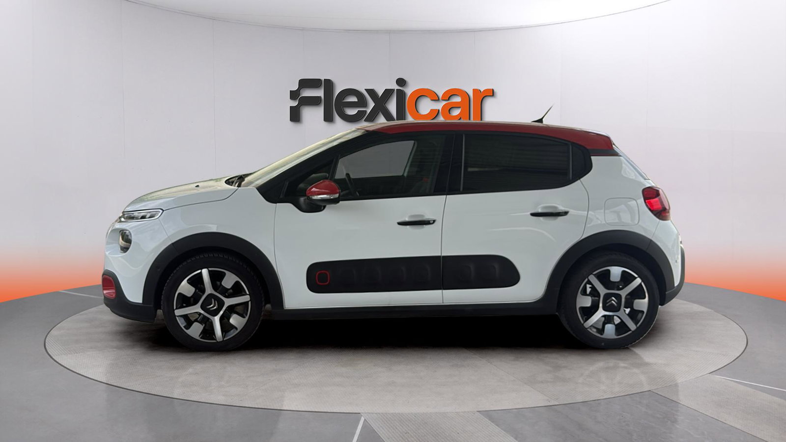 https://cdn-flexicar.caraffinity.it/public_appraisal_images_pro/images/stock/270809/z0bAgQpWfF__img-b5e13364-79f2-48ee-b3d2-7fc141934a8f.jpeg