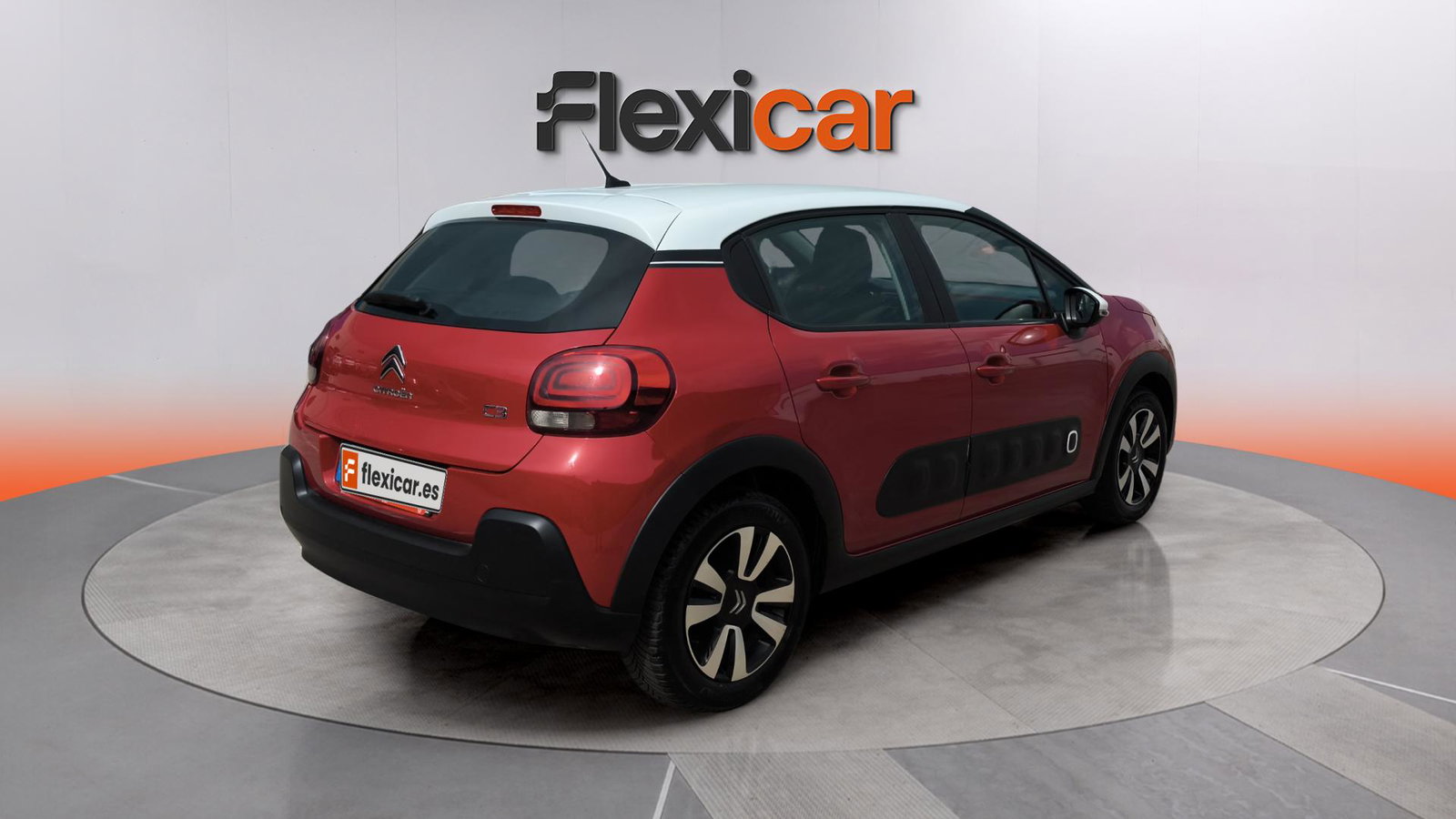 https://cdn-flexicar.caraffinity.it/public_appraisal_images_pro/images/stock/271052/brcKsu5tuS__img-5392ce32-347e-4c45-a8cc-9dfc57ec3845.jpeg