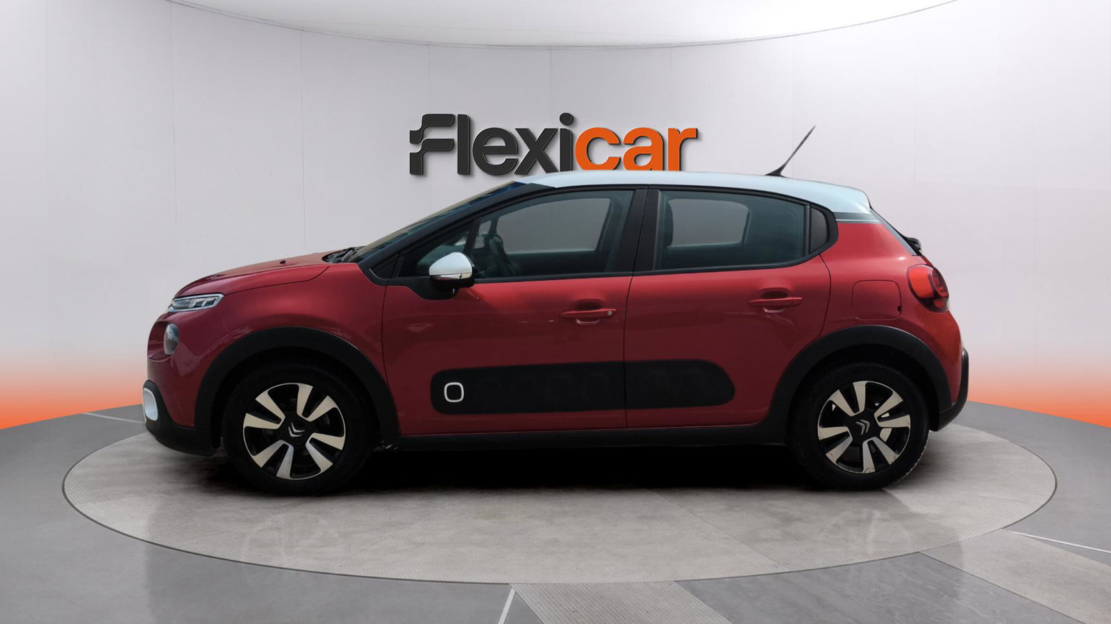 https://cdn-flexicar.caraffinity.it/public_appraisal_images_pro/images/stock/271052/lQiEKraHuu__img-7cac95fd-23cb-4abc-ac43-5b3ab7337943.jpeg