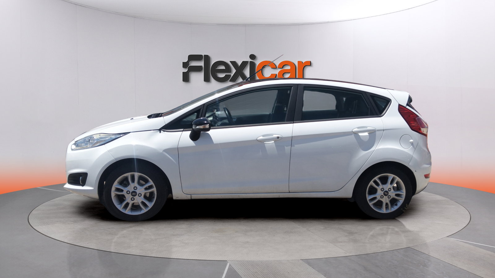https://cdn-flexicar.caraffinity.it/public_appraisal_images_pro/images/stock/271379/Fs470AhmiV__img-5eef6e89-f313-4897-9561-6bfde9a41821.jpeg