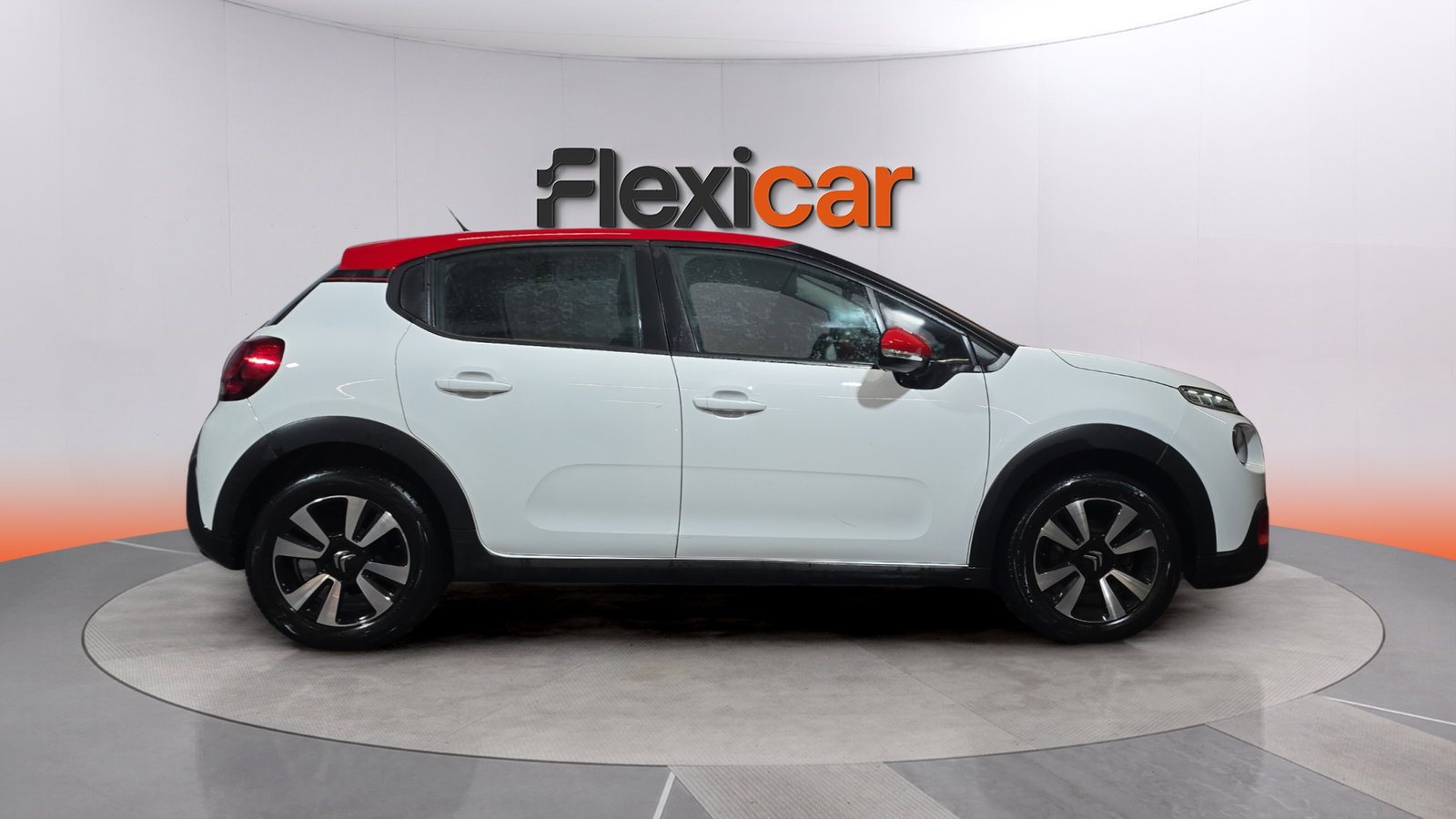 https://cdn-flexicar.caraffinity.it/public_appraisal_images_pro/images/stock/271483/OZG3vy0VwX__img-4be9744a-ad2a-443b-b630-e4b3569c3b93.jpeg