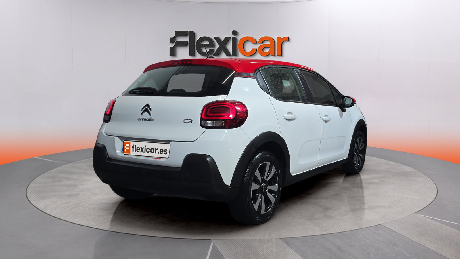 https://cdn-flexicar.caraffinity.it/public_appraisal_images_pro/images/stock/271483/VrpXJthWQO__img-91a7e2ac-503d-459d-90a3-b602b582bc22.jpeg