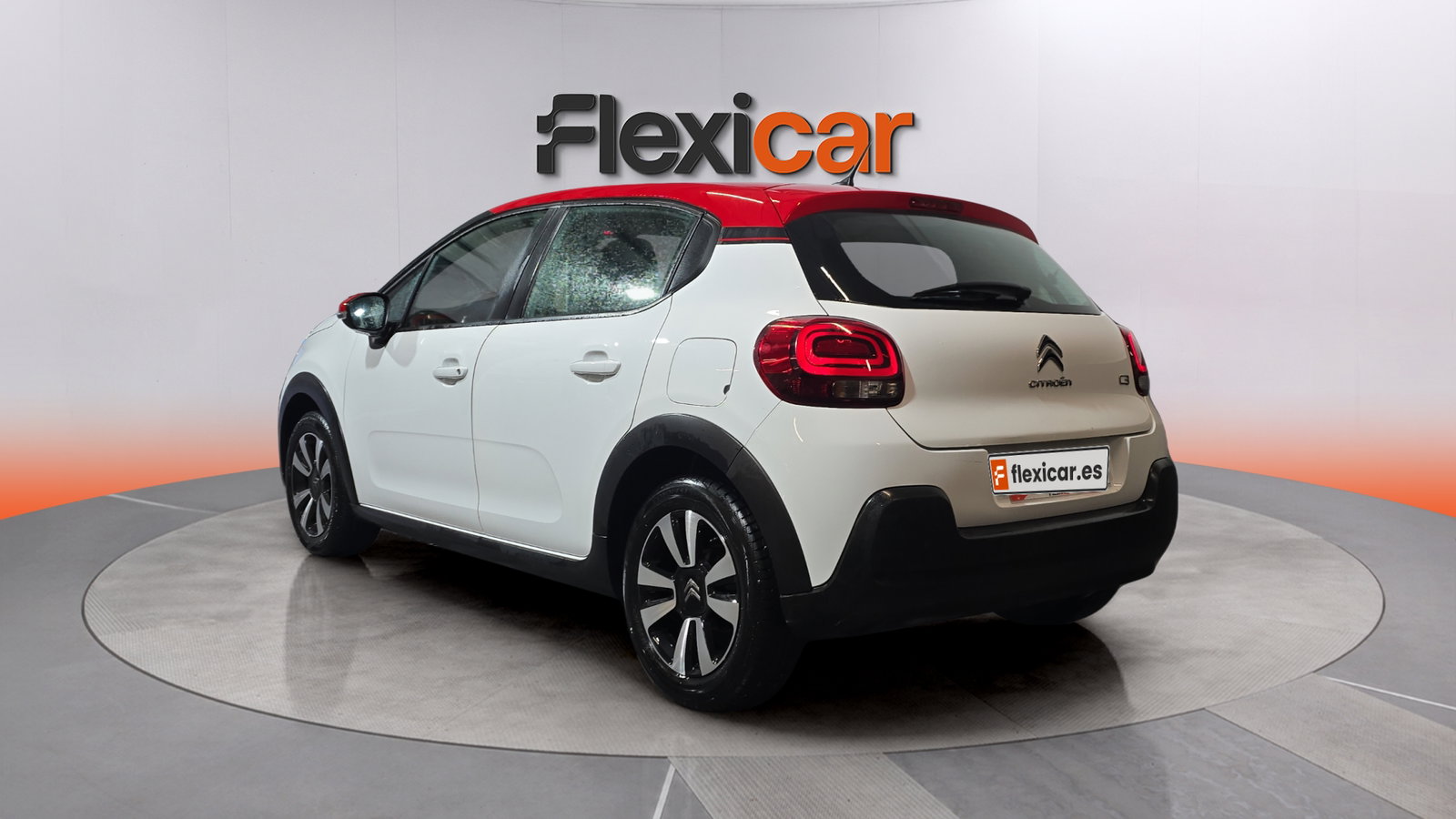 https://cdn-flexicar.caraffinity.it/public_appraisal_images_pro/images/stock/271483/bdJyBdK5S7__img-d54d0641-a15f-4ef8-9f4e-1c30795629a5.jpeg