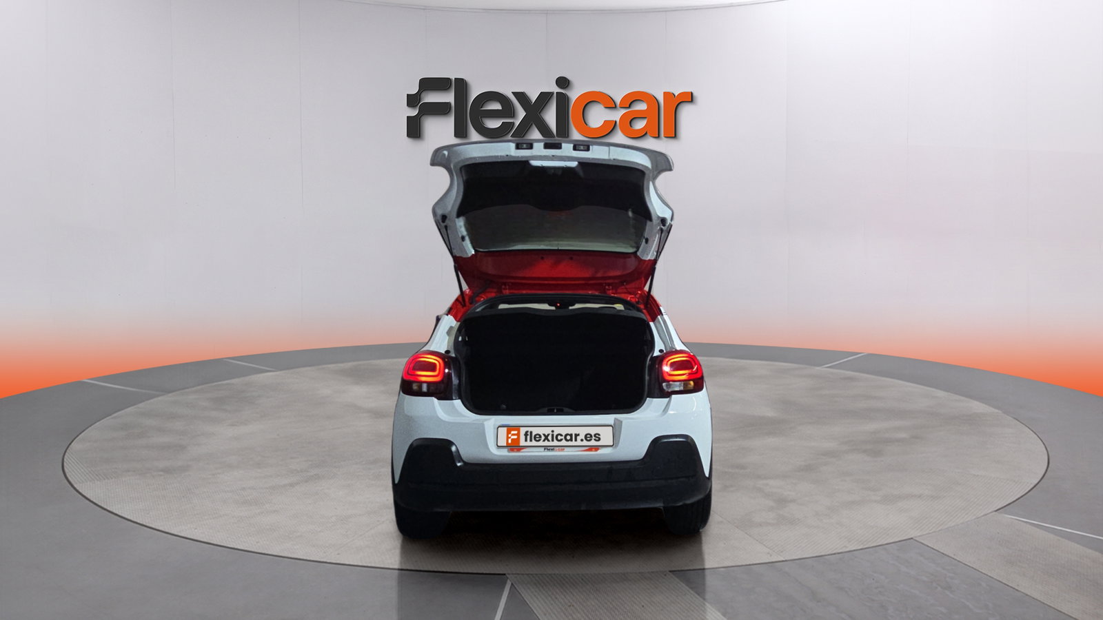 https://cdn-flexicar.caraffinity.it/public_appraisal_images_pro/images/stock/271483/eUJAu1aFvj__img-dff6f02b-3992-42e3-bf80-5e1d51c2d864.jpeg