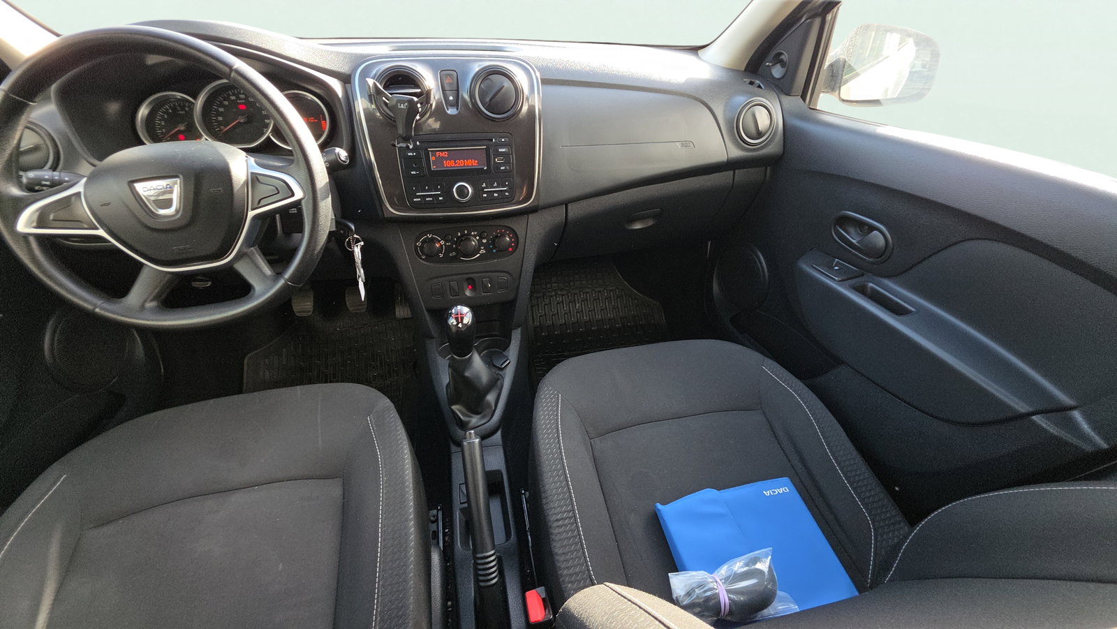 https://cdn-flexicar.caraffinity.it/public_appraisal_images_pro/images/stock/271828/7IRu2dAp2j__img-86200f0e-36e0-4add-99a6-40ef77d417ae.jpeg