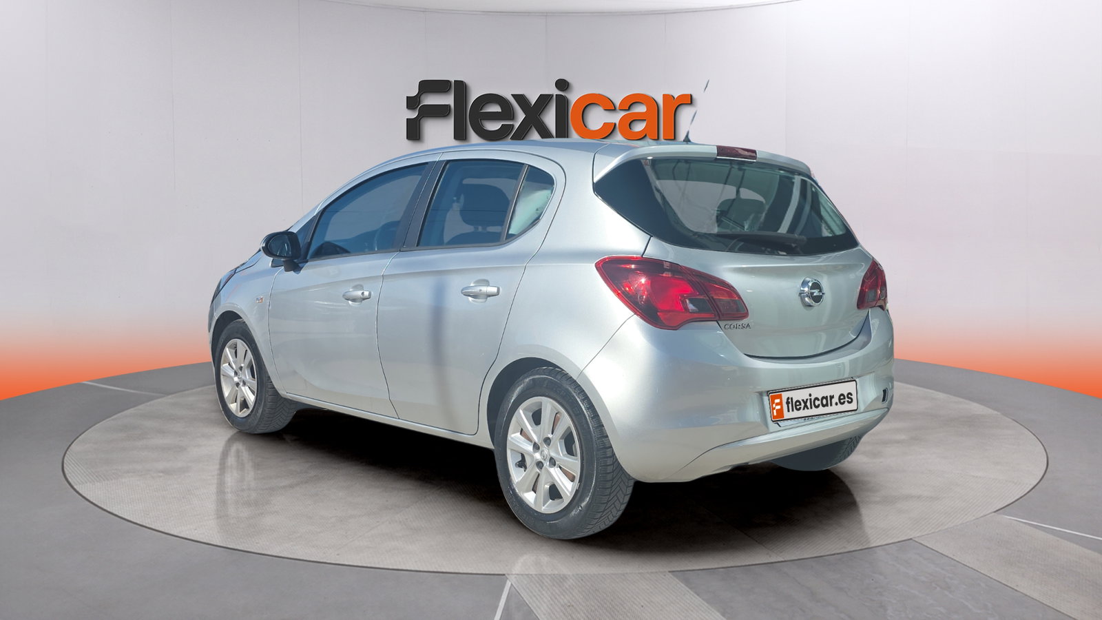 https://cdn-flexicar.caraffinity.it/public_appraisal_images_pro/images/stock/272148/32ZpCNqPED__img-23c899a2-19ac-4d9d-b328-a544ed5b7e64.jpeg