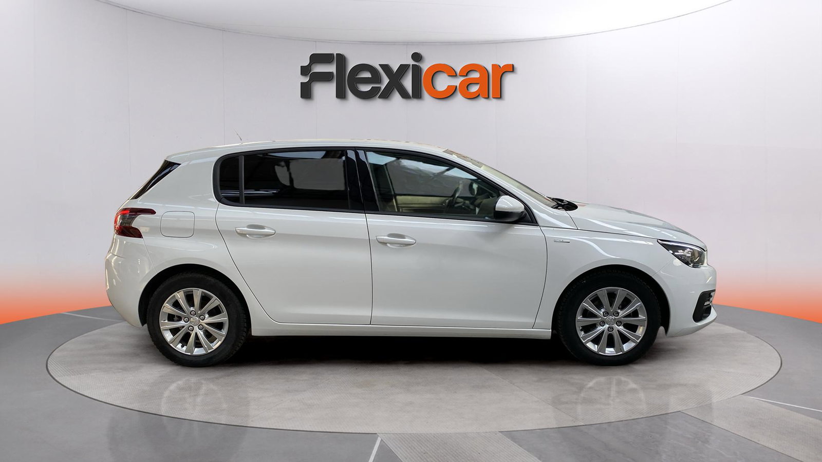 https://cdn-flexicar.caraffinity.it/public_appraisal_images_pro/images/stock/272195/yzLCgPKpfk__img-49455022-1079-4955-8f79-338defeb9cf5.jpeg