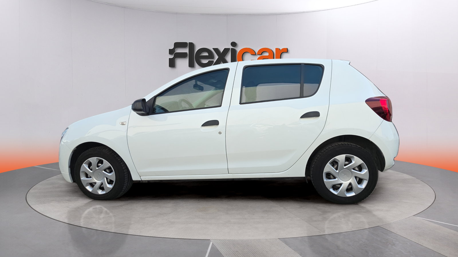 https://cdn-flexicar.caraffinity.it/public_appraisal_images_pro/images/stock/272511/quBr3J9YQy__img-561a35e0-8e38-4364-ab37-b6021c5c33d4.jpeg
