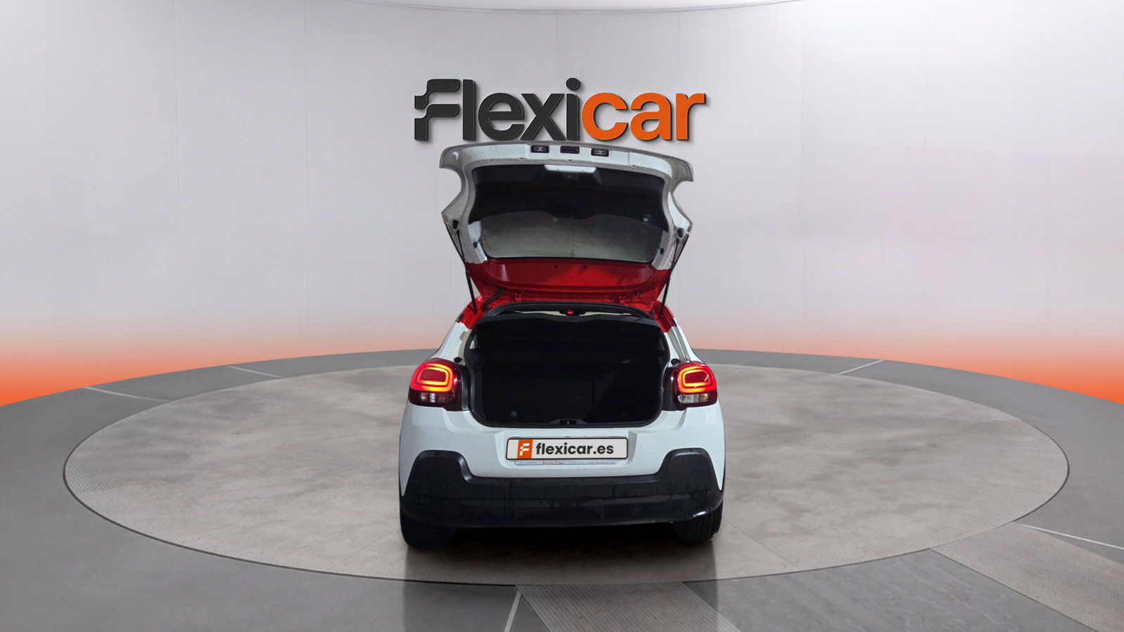 https://cdn-flexicar.caraffinity.it/public_appraisal_images_pro/images/stock/272609/e2P6lRjrBk__img-0742a9e5-034e-42bb-8161-7376f165a1c6.jpeg