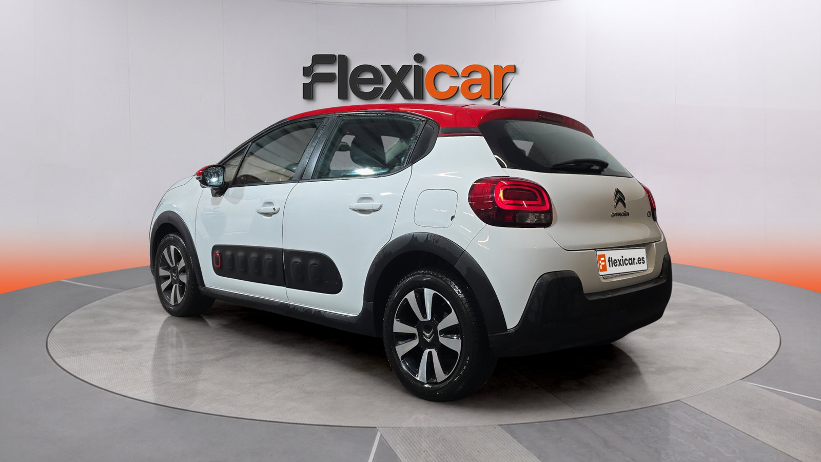 https://cdn-flexicar.caraffinity.it/public_appraisal_images_pro/images/stock/272609/ev7GwSg0jb__img-89edd3e3-21d6-4ce3-a776-5c05209887c6.jpeg