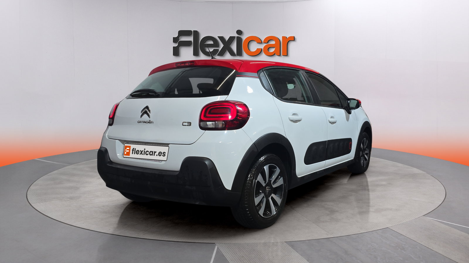 https://cdn-flexicar.caraffinity.it/public_appraisal_images_pro/images/stock/272609/sVtFiHR64j__img-815538de-0ef3-49d8-9e0d-00edb9c2c82f.jpeg