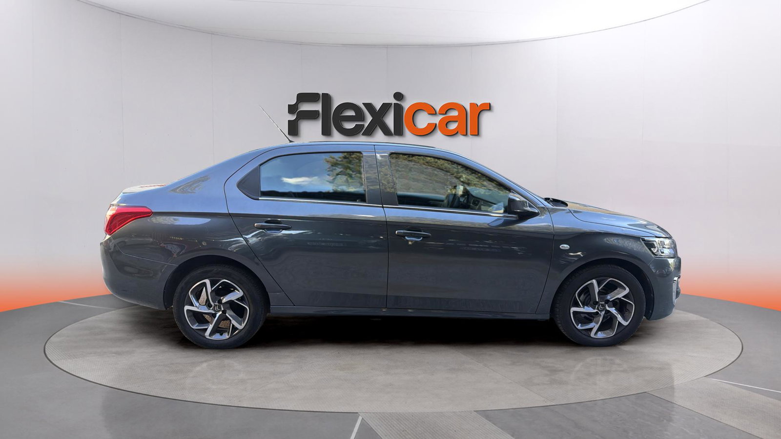 https://cdn-flexicar.caraffinity.it/public_appraisal_images_pro/images/stock/272640/apPrAz5KnD__img-f2b8f34d-4291-446e-bd20-e865181b9355.jpeg