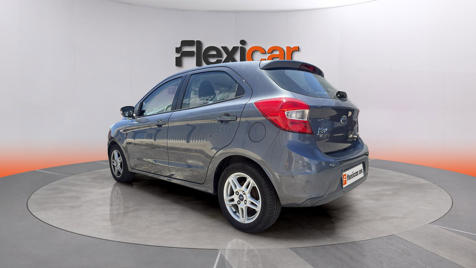 https://cdn-flexicar.caraffinity.it/public_appraisal_images_pro/images/stock/272935/N9gQt9HZGz__img-e9f0322a-34b3-42ac-b64d-87d29d23ce99.jpeg