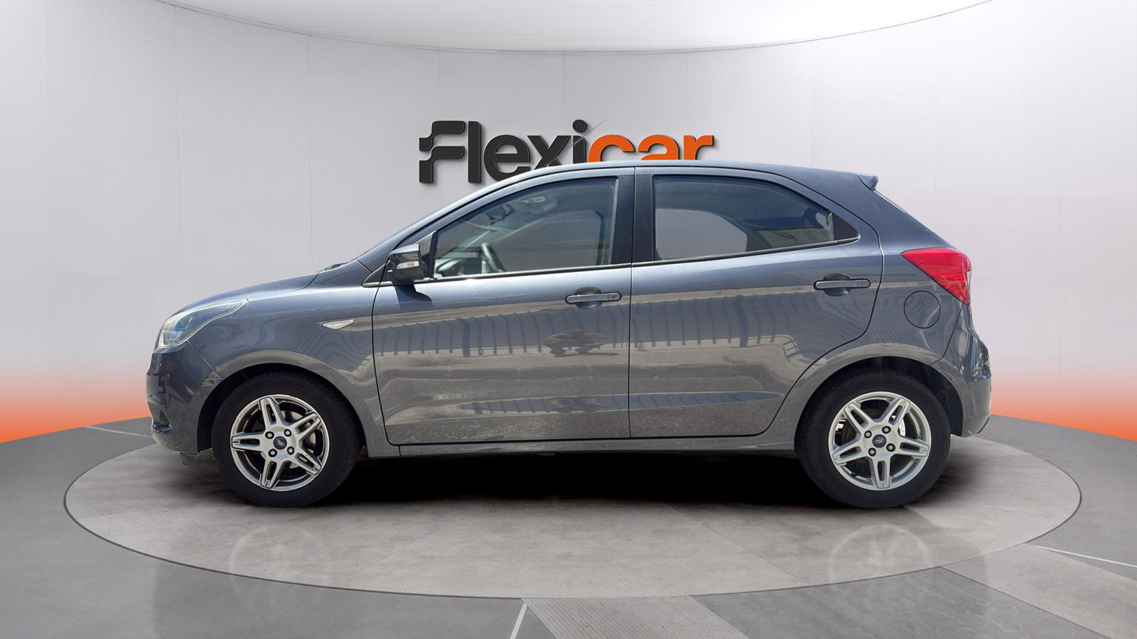 https://cdn-flexicar.caraffinity.it/public_appraisal_images_pro/images/stock/272935/XO1t0xcvHD__img-8f506854-7142-43c0-8ebf-b852ad615bb5.jpeg