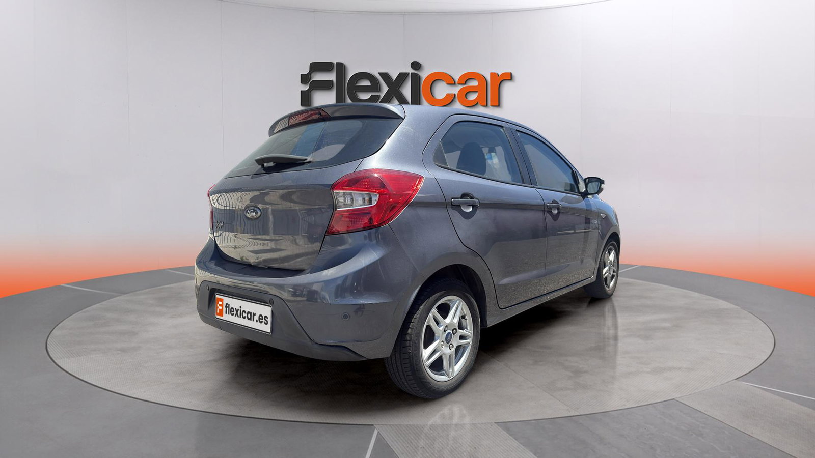 https://cdn-flexicar.caraffinity.it/public_appraisal_images_pro/images/stock/272935/ofhHr5SRfR__img-e29bbd8c-29ce-4b5e-9e58-9d3e18aef9a6.jpeg