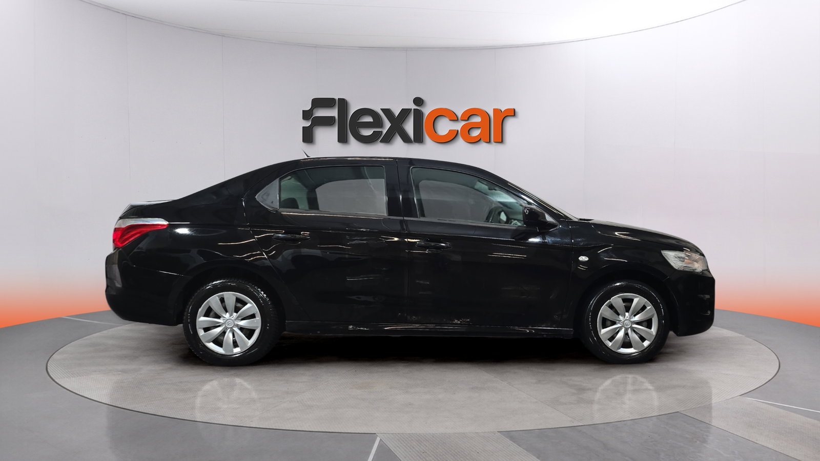 https://cdn-flexicar.caraffinity.it/public_appraisal_images_pro/images/stock/274066/cjQTmYx1jj__img-0585bae4-0d7f-40c8-abaa-a133e3a93c79.jpeg