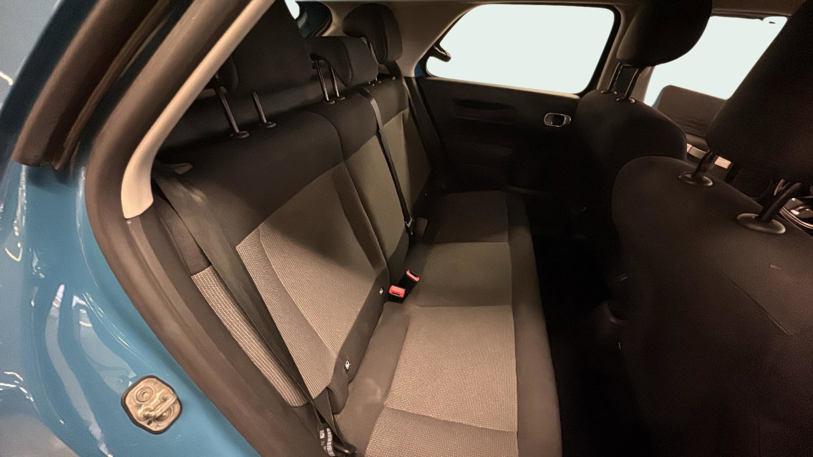 https://cdn-flexicar.caraffinity.it/public_appraisal_images_pro/images/stock/274142/tokLxWr5XU__img-553f17ba-a46e-404c-bde0-89a97fe84004.jpeg