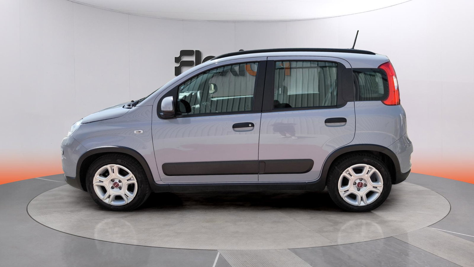 https://cdn-flexicar.caraffinity.it/public_appraisal_images_pro/images/stock/274225/kk5o6YvTyF__img-fa0e0abc-b6e5-484b-a014-62f3434b467d.jpeg