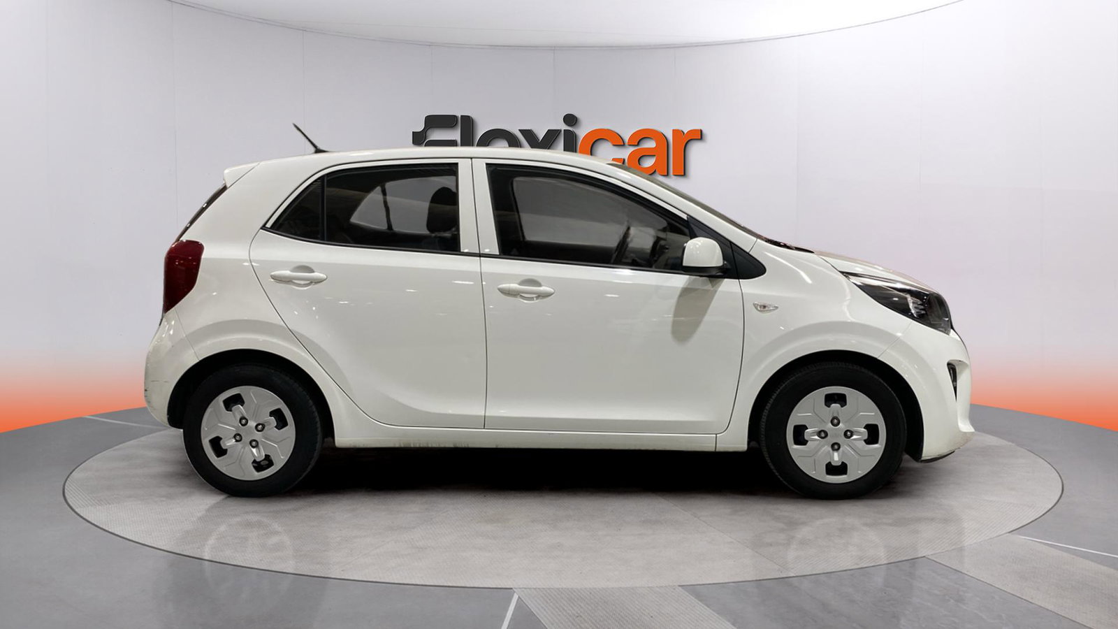 https://cdn-flexicar.caraffinity.it/public_appraisal_images_pro/images/stock/274267/kV8xS0Z3Dm__img-cf346a79-6b8d-4d3d-8015-ac718dfb4172.jpeg