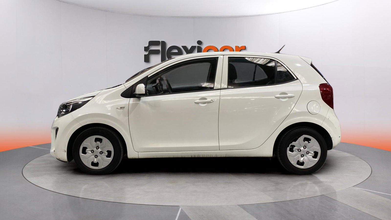 https://cdn-flexicar.caraffinity.it/public_appraisal_images_pro/images/stock/274267/pdPYZF4NWP__img-e2d0a878-623f-4a49-8808-0623ea87b681.jpeg