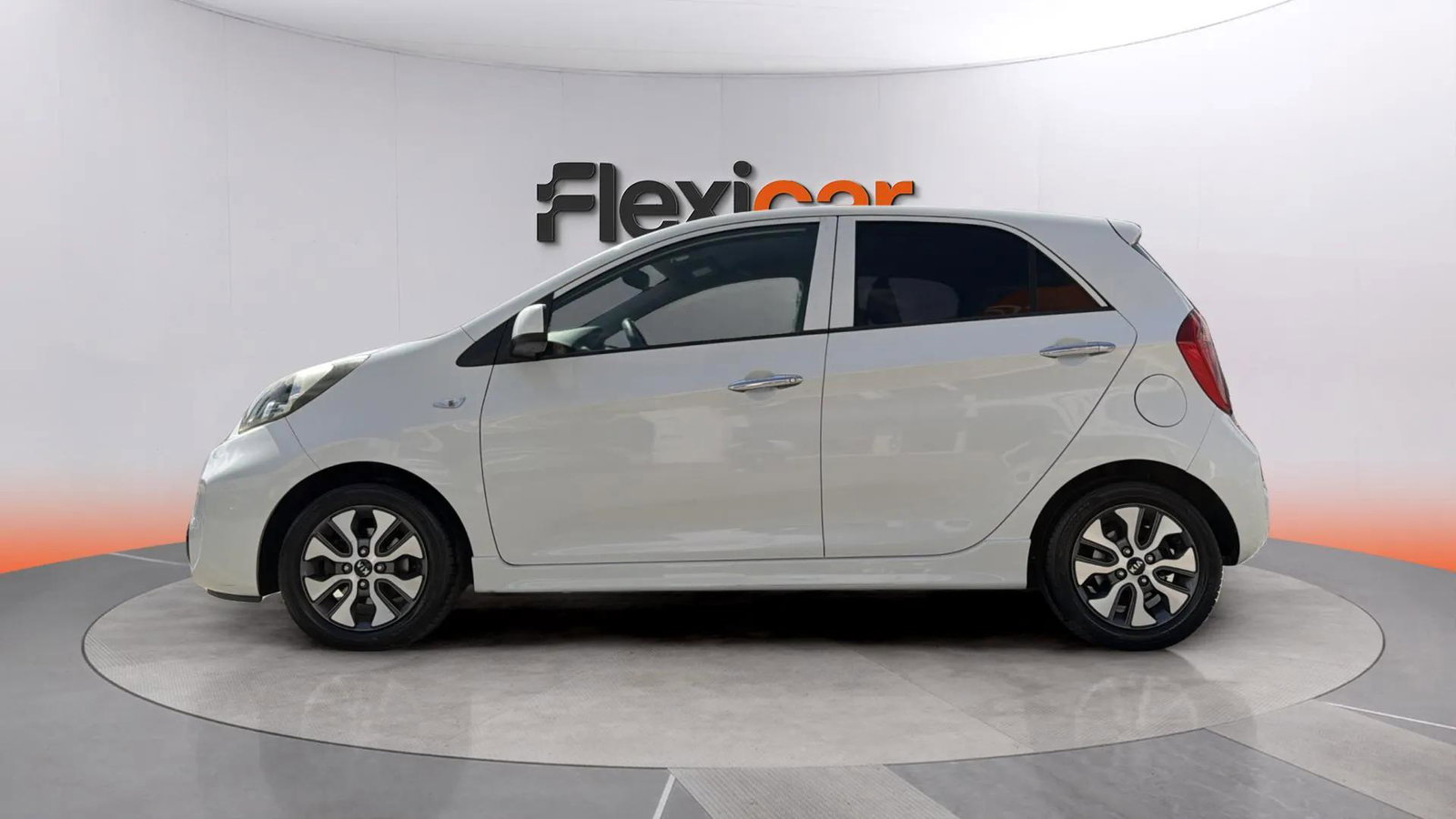 https://cdn-flexicar.caraffinity.it/public_appraisal_images_pro/images/stock/274708/FaDPUGdkb8__6327KBN_80bc79809b4349d490e05412dd3a4ce8_Exterior_2.jpeg.jpg