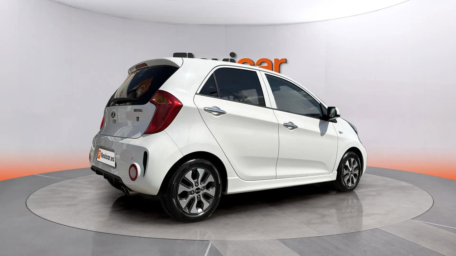 https://cdn-flexicar.caraffinity.it/public_appraisal_images_pro/images/stock/274708/Fe6T8KTWik__6327KBN_80bc79809b4349d490e05412dd3a4ce8_Exterior_5.jpeg.jpg