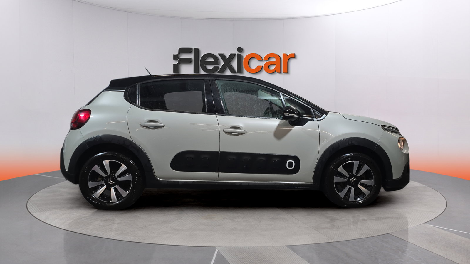 https://cdn-flexicar.caraffinity.it/public_appraisal_images_pro/images/stock/274792/xYsXl3m7aS__img-6c25d536-bf3d-46da-9303-568b4a48874e.jpeg