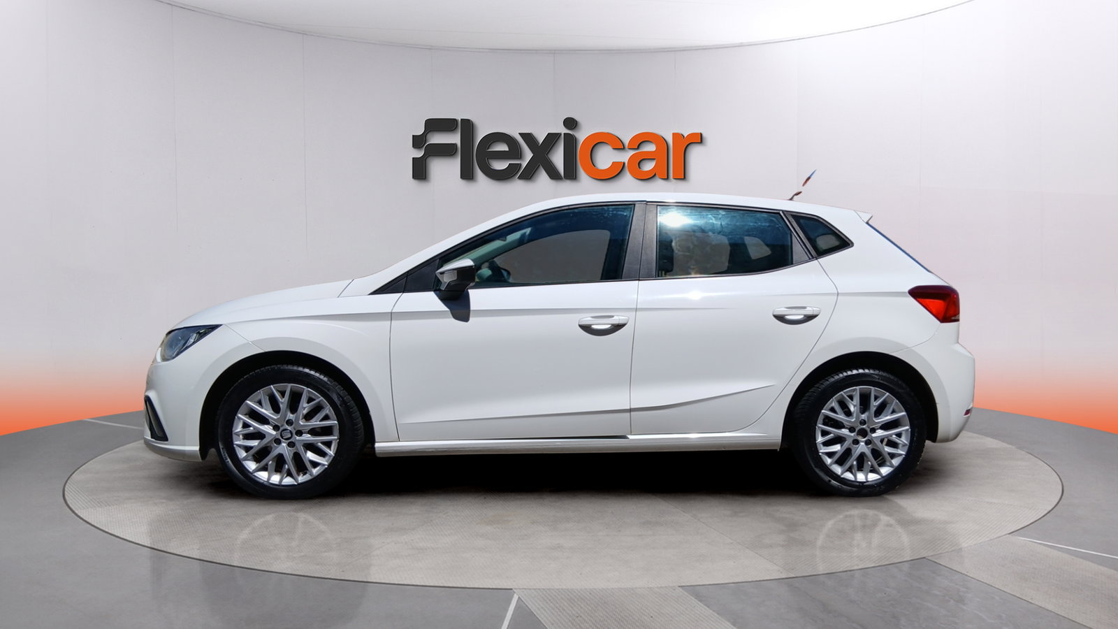 https://cdn-flexicar.caraffinity.it/public_appraisal_images_pro/images/stock/275248/O2Dl7FGjbi__img-6784c86b-95f6-4d78-9036-8de621b37734.jpeg