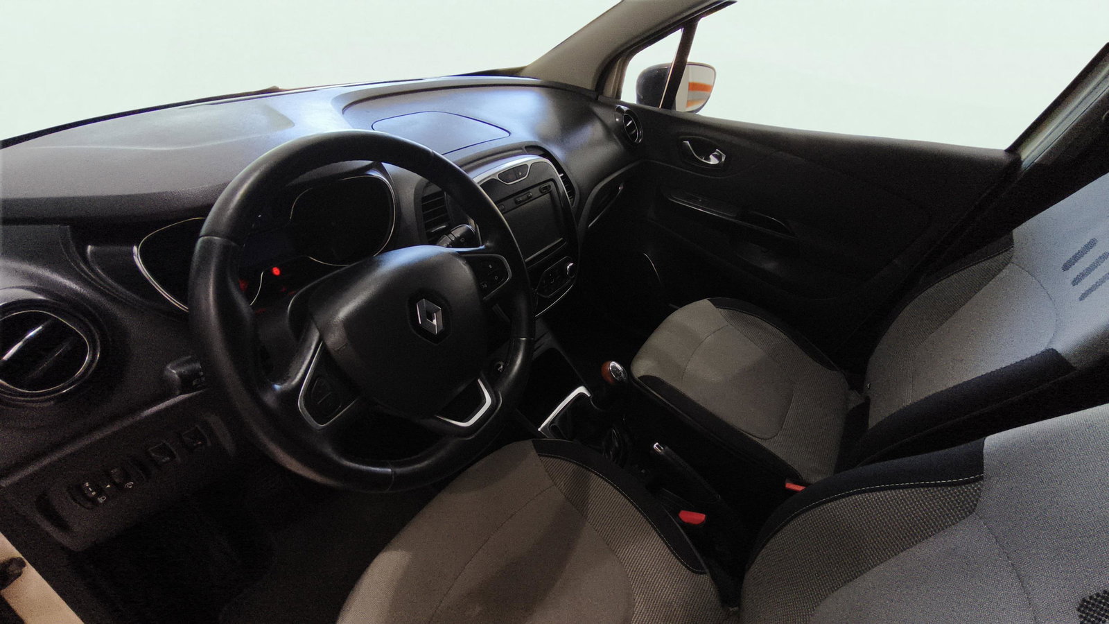 https://cdn-flexicar.caraffinity.it/public_appraisal_images_pro/images/stock/276145/PukesPmz7r__img-0da05ab7-d4b3-419d-af53-5750f1c8864a.jpeg