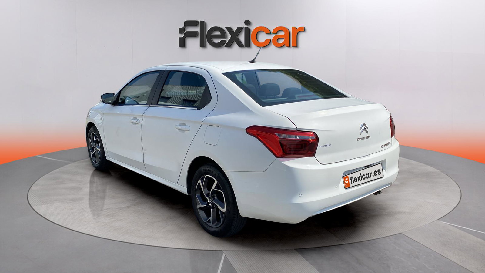 https://cdn-flexicar.caraffinity.it/public_appraisal_images_pro/images/stock/277123/gNb77OekwM__img-850be548-64f4-4dfc-a8b6-09de63f1cd08.jpeg