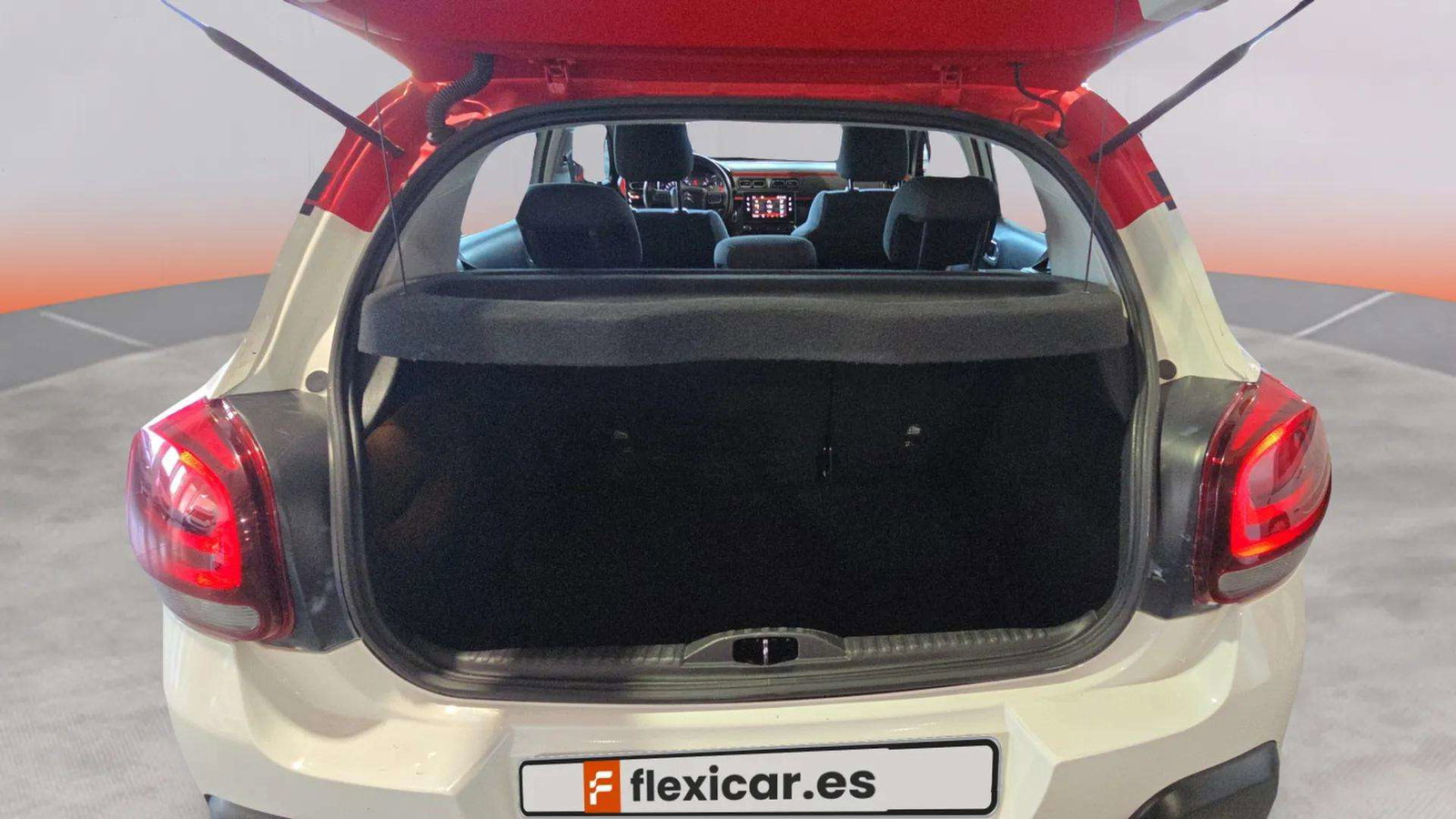 https://cdn-flexicar.caraffinity.it/public_appraisal_images_pro/images/stock/277628/FyJQvK76Zj__0707KST_cf966500a55248a8acb520881a007da6_Interior_16.jpg.jpg