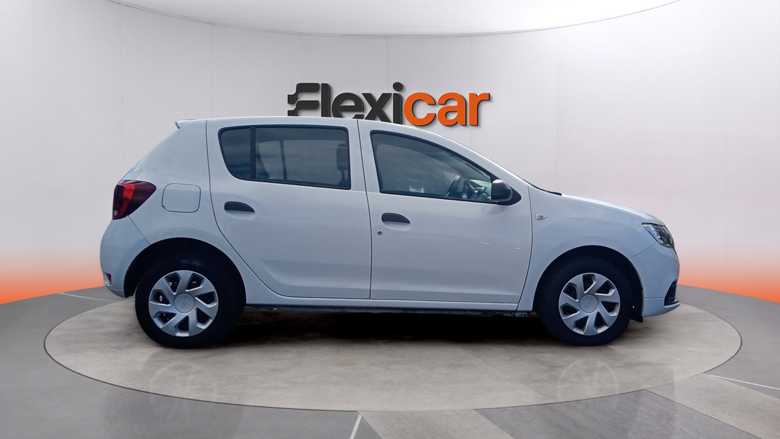 https://cdn-flexicar.caraffinity.it/public_appraisal_images_pro/images/stock/279321/FbaP8uV5QY__img-a4a2f71e-785c-4823-a14b-2c50b2eaaa2c.jpeg