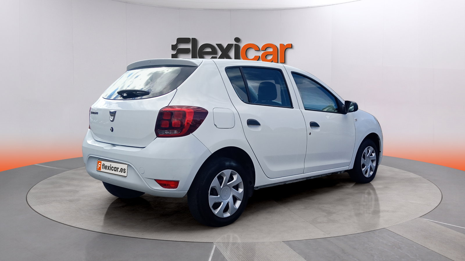 https://cdn-flexicar.caraffinity.it/public_appraisal_images_pro/images/stock/279321/Xx0Kvdaxbi__img-9fbcd8e2-2c98-4a0f-9ca2-90d2179c803f.jpeg