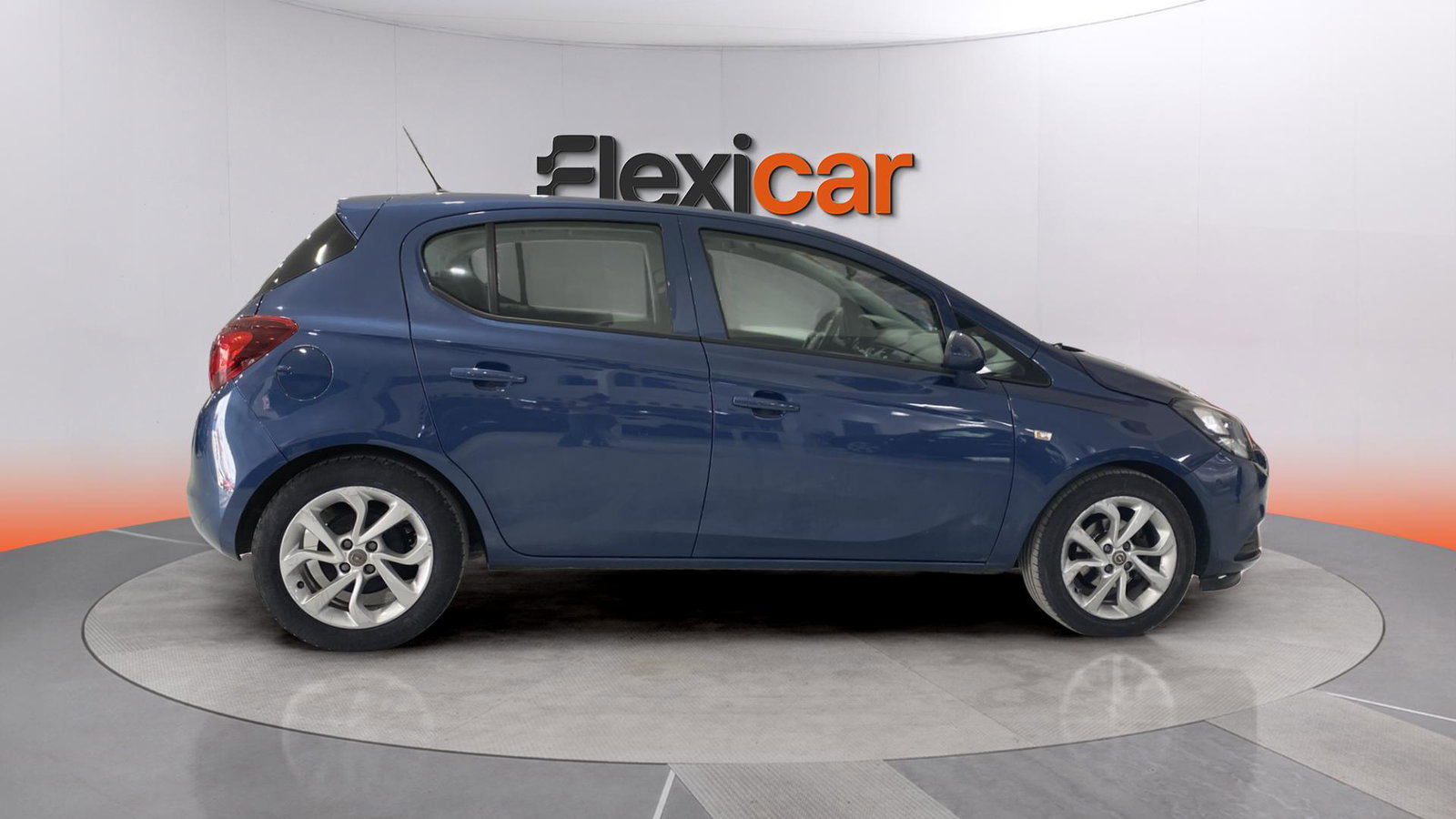 https://cdn-flexicar.caraffinity.it/public_appraisal_images_pro/images/stock/279669/hbIj6Yp8CR__img-99cbd649-cddb-4c71-b815-c15a5adb4a75.jpeg